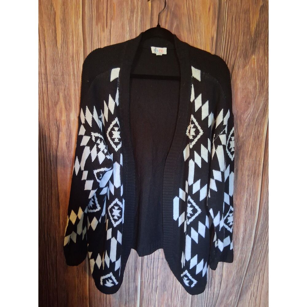 D&Co aztec black and white open front cardigan size XL